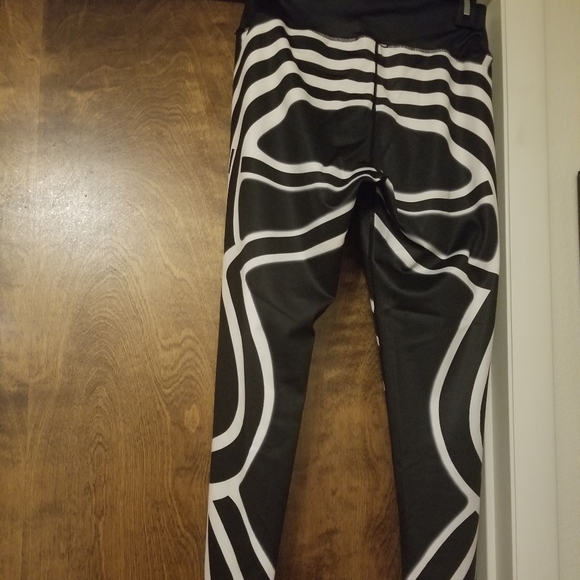 Workout pants - Picture 2 of 2